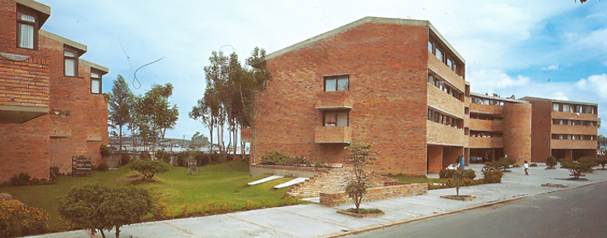 “El Polo” Residential Complex, open space for pedestrians. Téllez, 2006, p. 99.